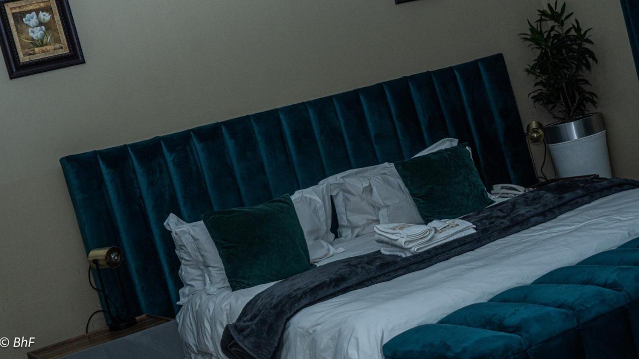 Henry George Guest House Pretoria-Noord Eksteriør billede